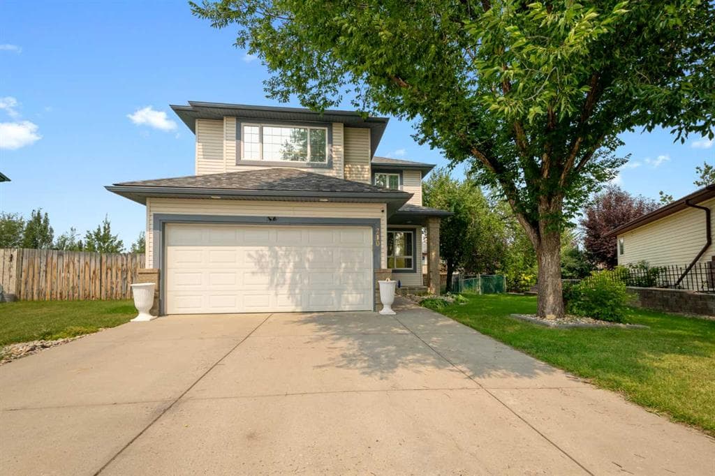 210 Highwood Village Place NW — photo 1