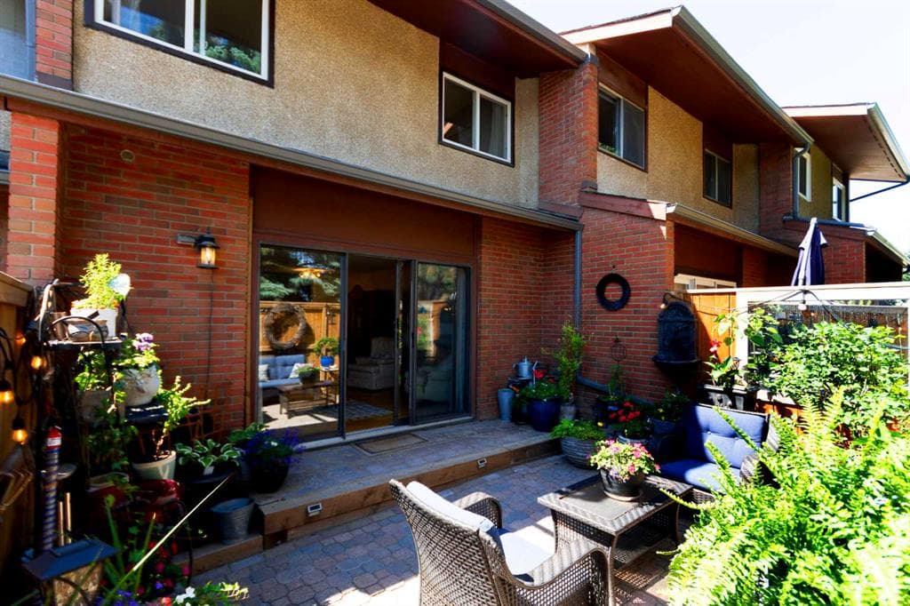3-bed Townhouse for sale at 103, 1305 Glenmore Trail SW, Calgary