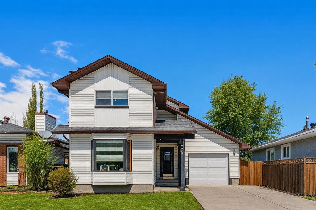 3-bed Detached for sale at 228 Marquis Place SE, Airdrie