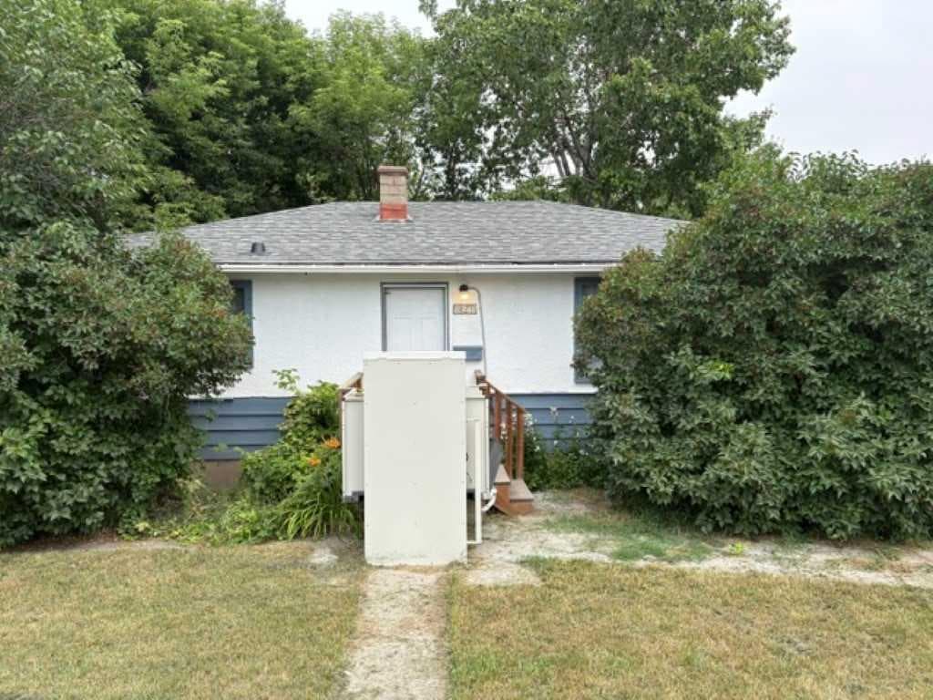 2-bed Detached for sale at 8348 Bowness Road NW, Calgary