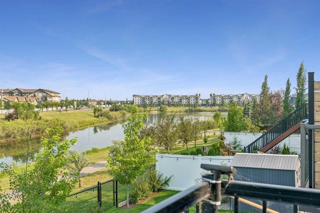 3-bed Detached for sale at 172 Brightoncrest Point SE, Calgary