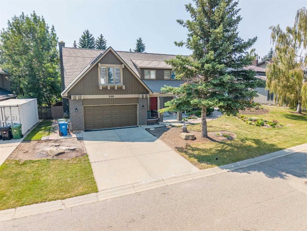 240 Canterville Drive SW — photo 1
