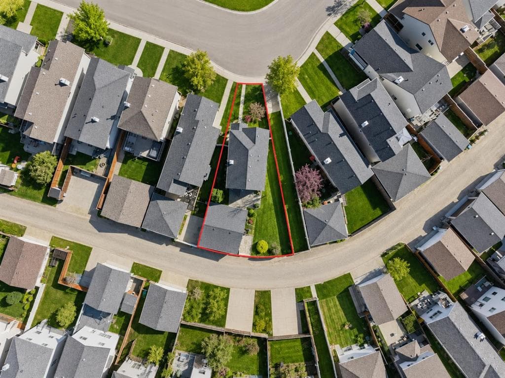 3-bed Detached for sale at 49 Evermeadow Manor SW, Calgary