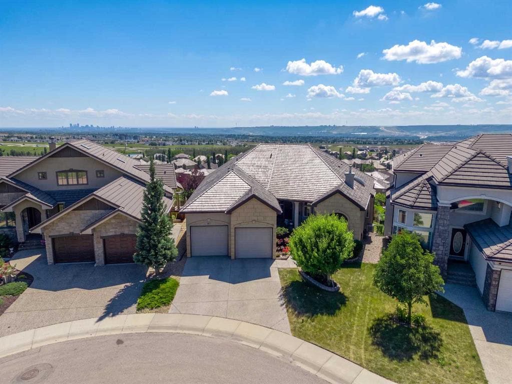 87 Royal Ridge Terrace NW — photo 1