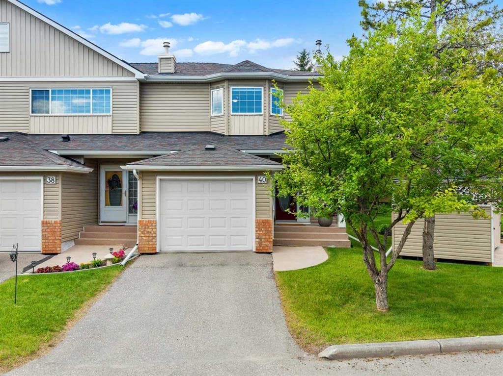 2-bed Townhouse for sale at 40 Chaparral Ridge Terrace SE, Calgary