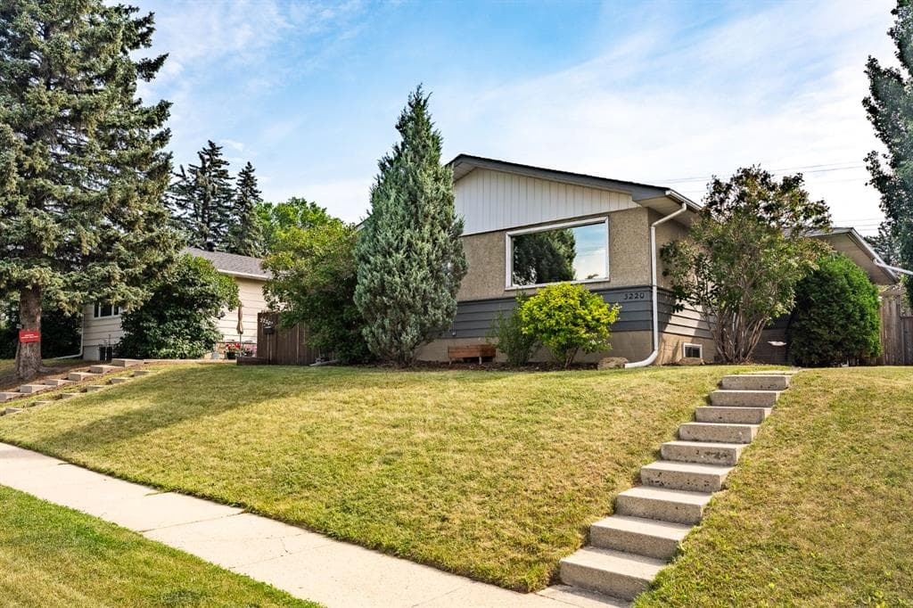 5-bed Duplex for sale at 3220 14 Street NW, Calgary