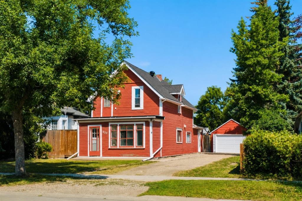 432 Centre Avenue NE — photo 1