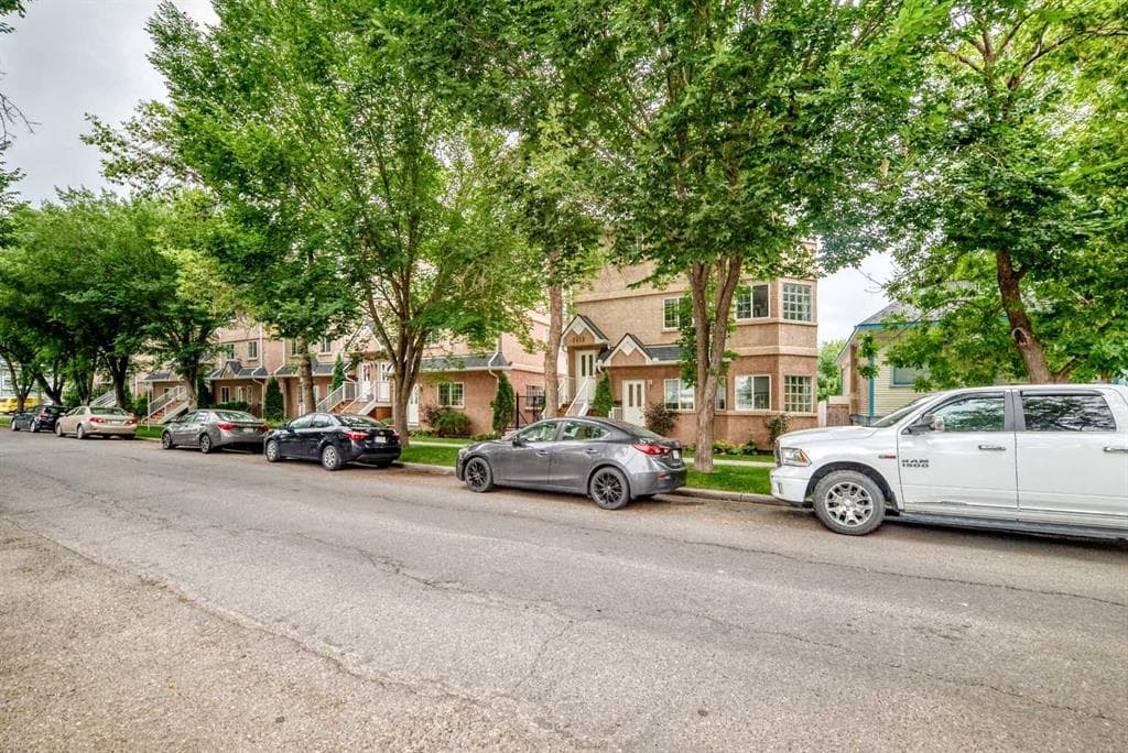 1-bed Townhouse for sale at 156, 1415 Centre A Street NE, Calgary