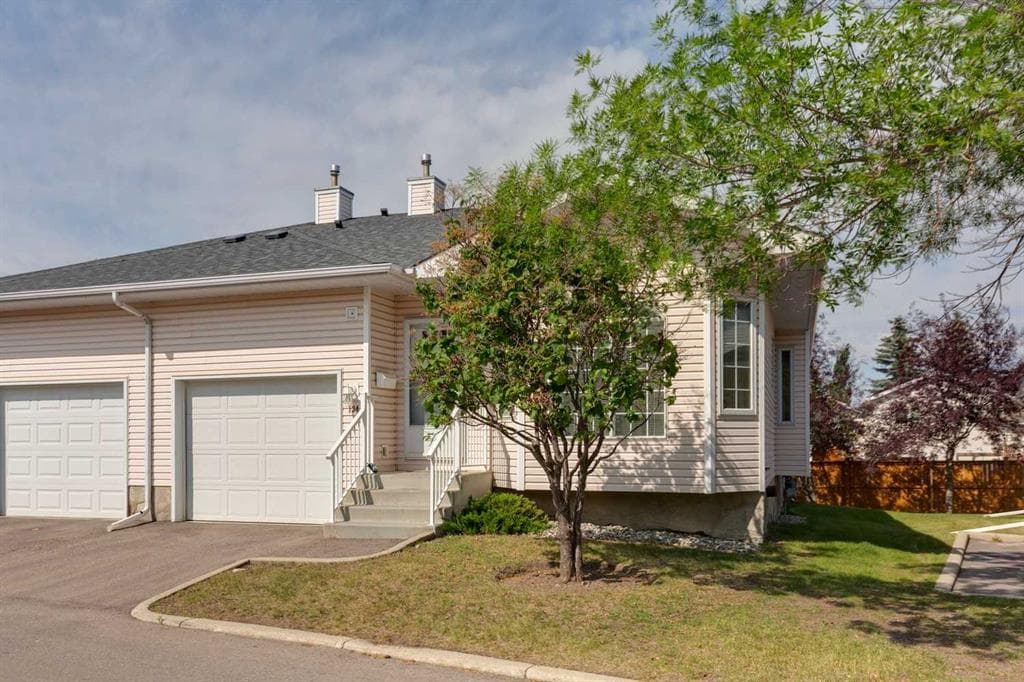 2-bed Townhouse for sale at 134 Hawkstone Manor NW, Calgary