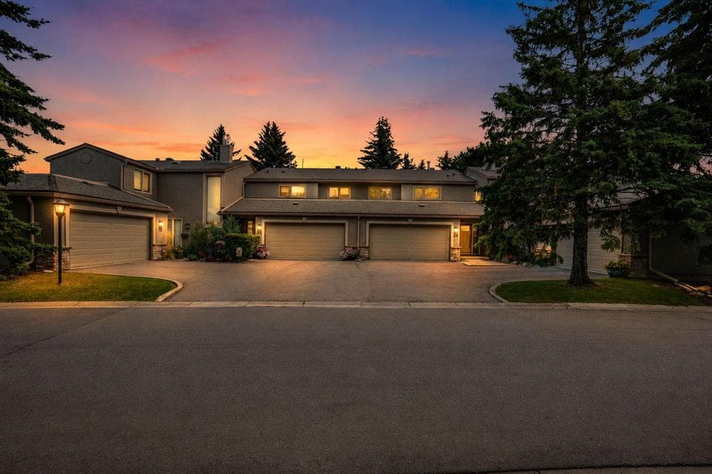4-bed Townhouse for sale at 24, 1815 Varsity Estates Drive NW, Calgary