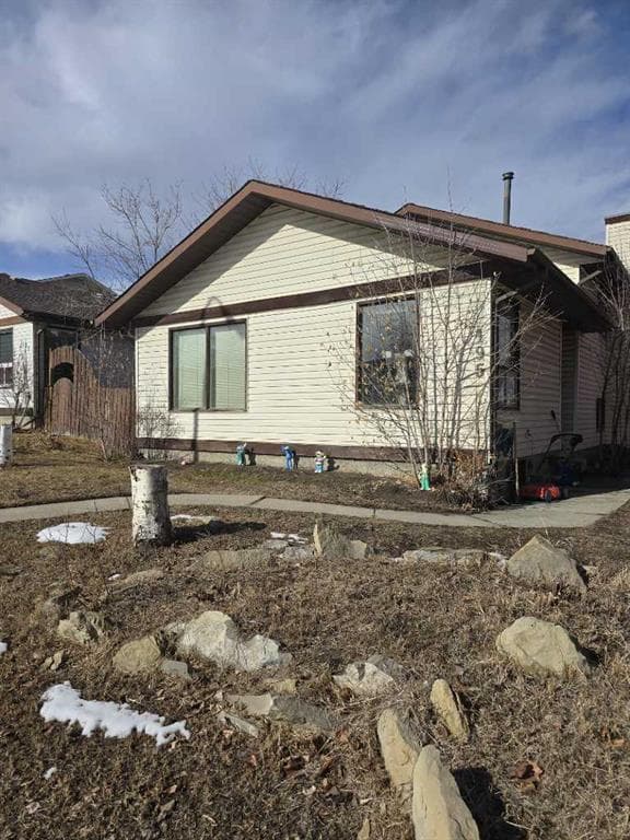 2-bed Detached for sale at 195 Shawglen Road SW, Calgary
