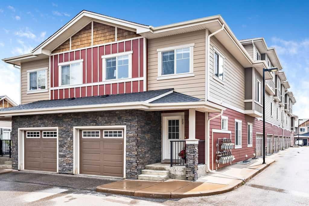 22 West Coach Manor SW — photo 1