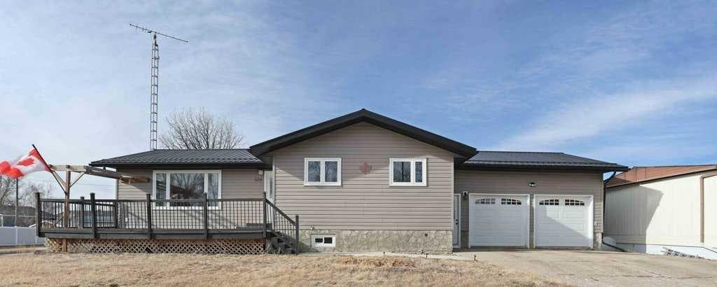 534 Iris Street — photo 1