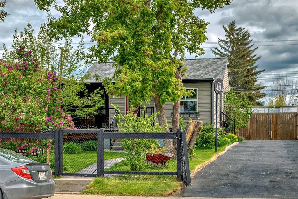 4-bed Detached for sale at 1834 42 Street SE, Calgary