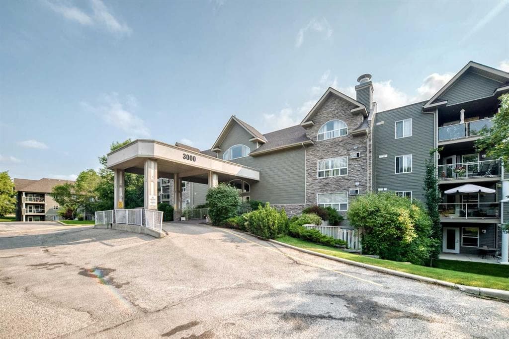 3425, 3000 Millrise Point SW — photo 1