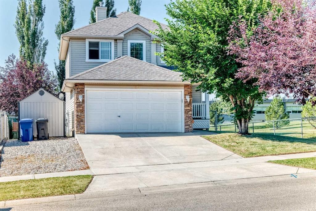 4-bed Detached for sale at 124 WEST LAKEVIEW Drive, Chestermere