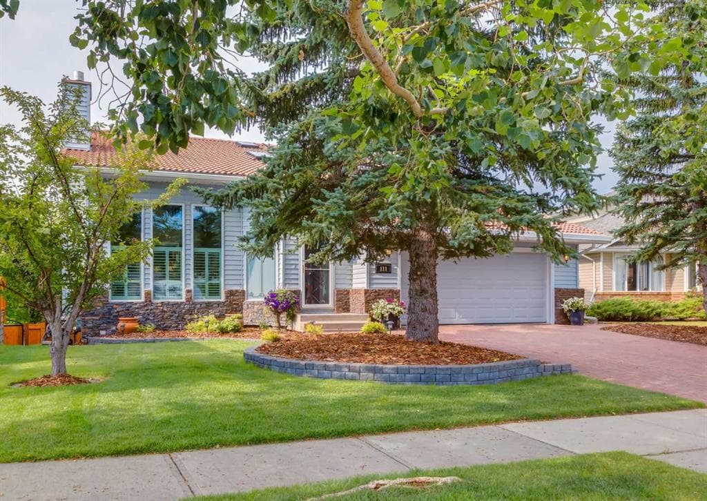 111 Hawksbrow Drive NW — photo 1