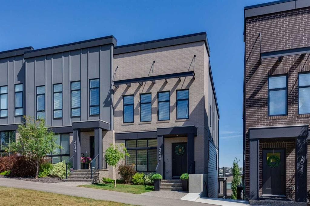 3088 85 Street SW — photo 1