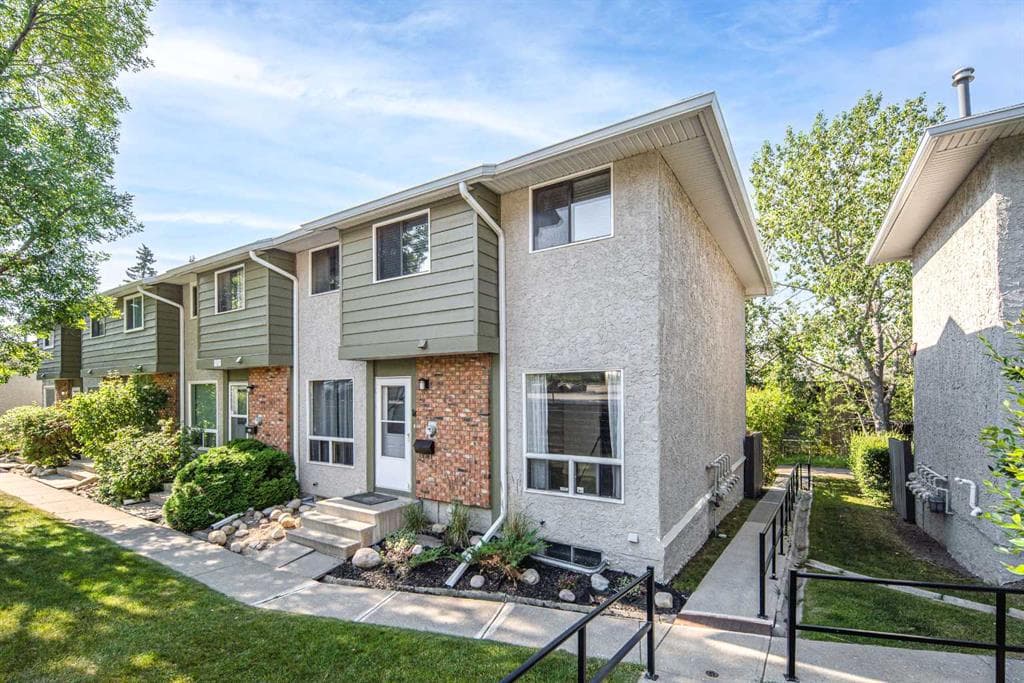 3-bed Townhouse for sale at 16, 6915 Ranchview Drive NW, Calgary