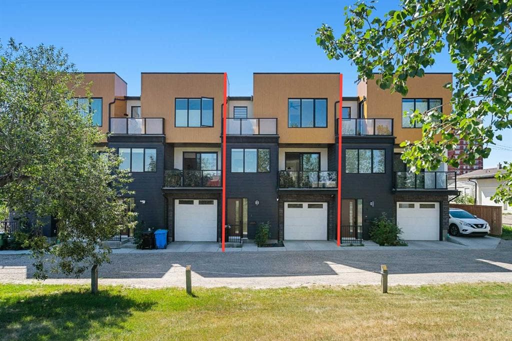 3-bed Townhouse for sale at 3, 3355 Spruce Drive SW, Calgary