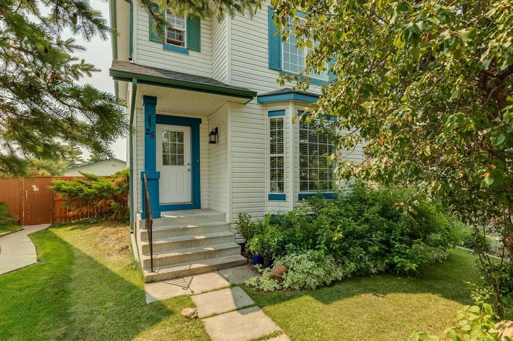 3-bed Detached for sale at 25 Coville Gardens NE, Calgary