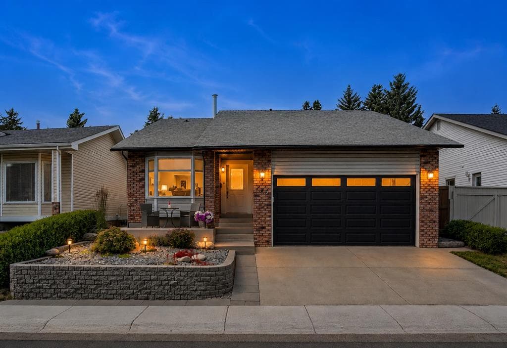 140 Woodglen Way SW — photo 1