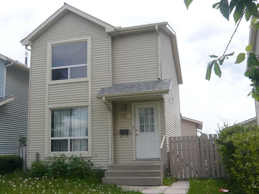 179 Falshire Drive NE — photo 1