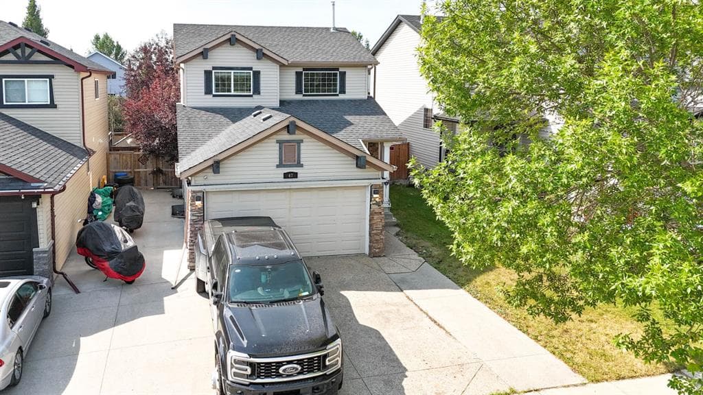 47 Everstone Boulevard SW — photo 1