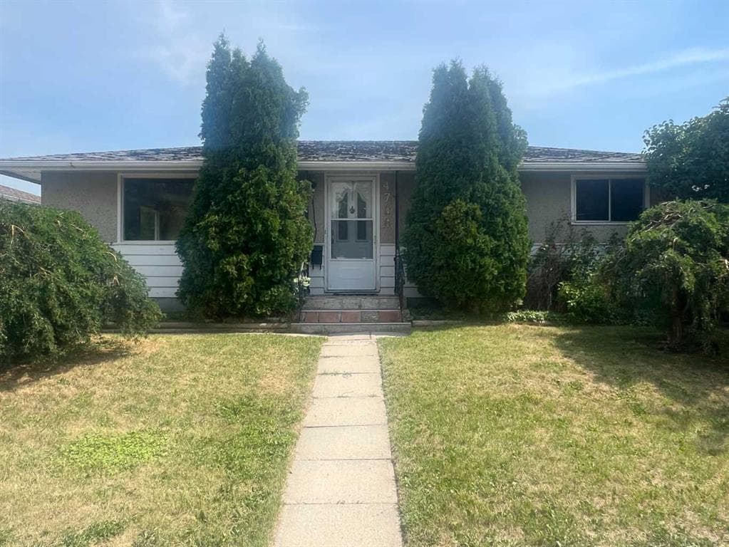 4708 Greenview Drive NE — photo 1