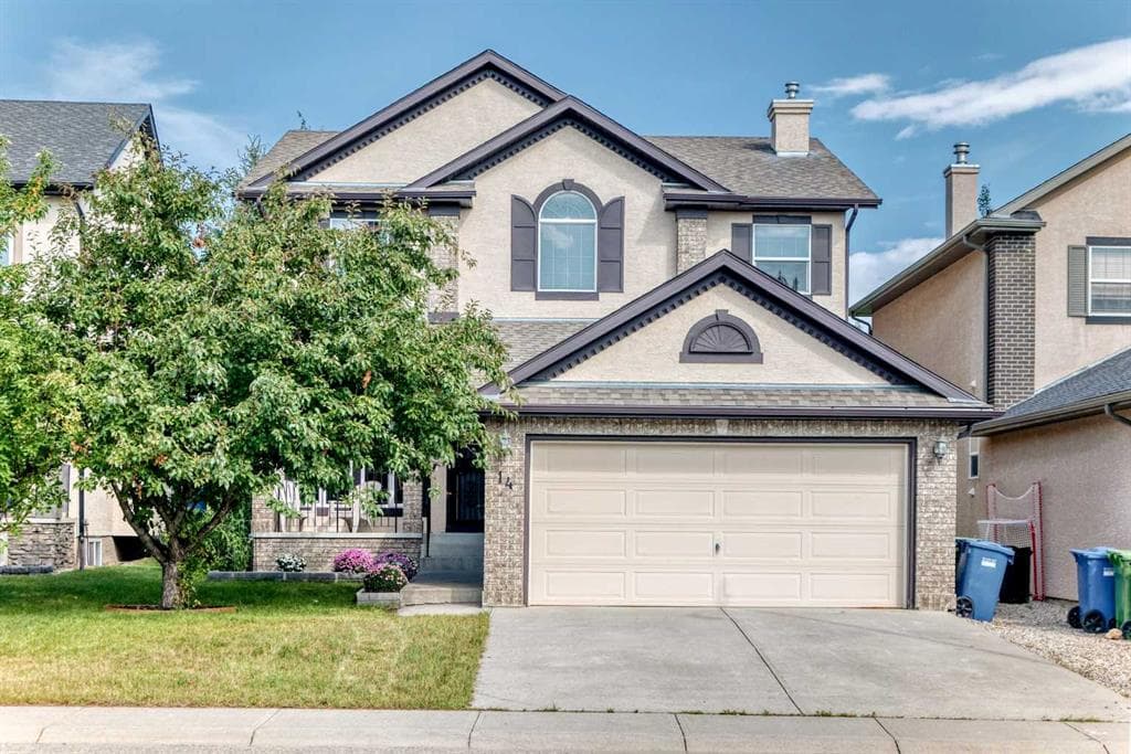 14 Springborough Crescent SW — photo 1