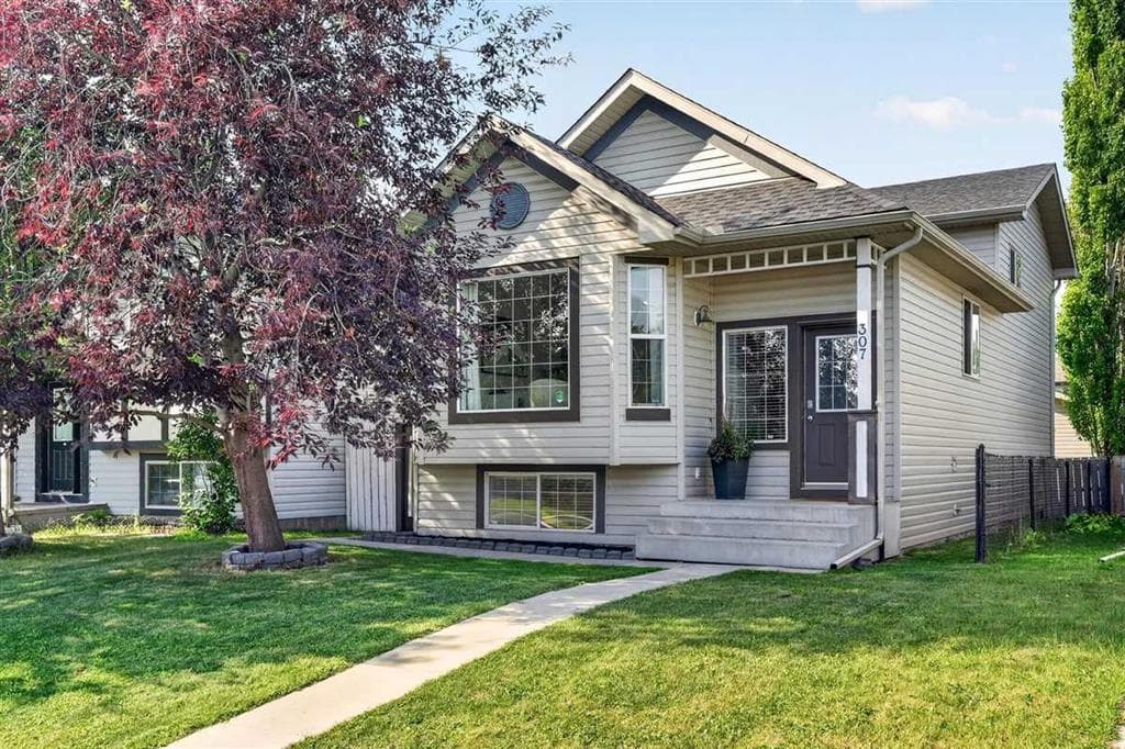 3-bed Detached for sale at 307 Covehaven View NE, Calgary