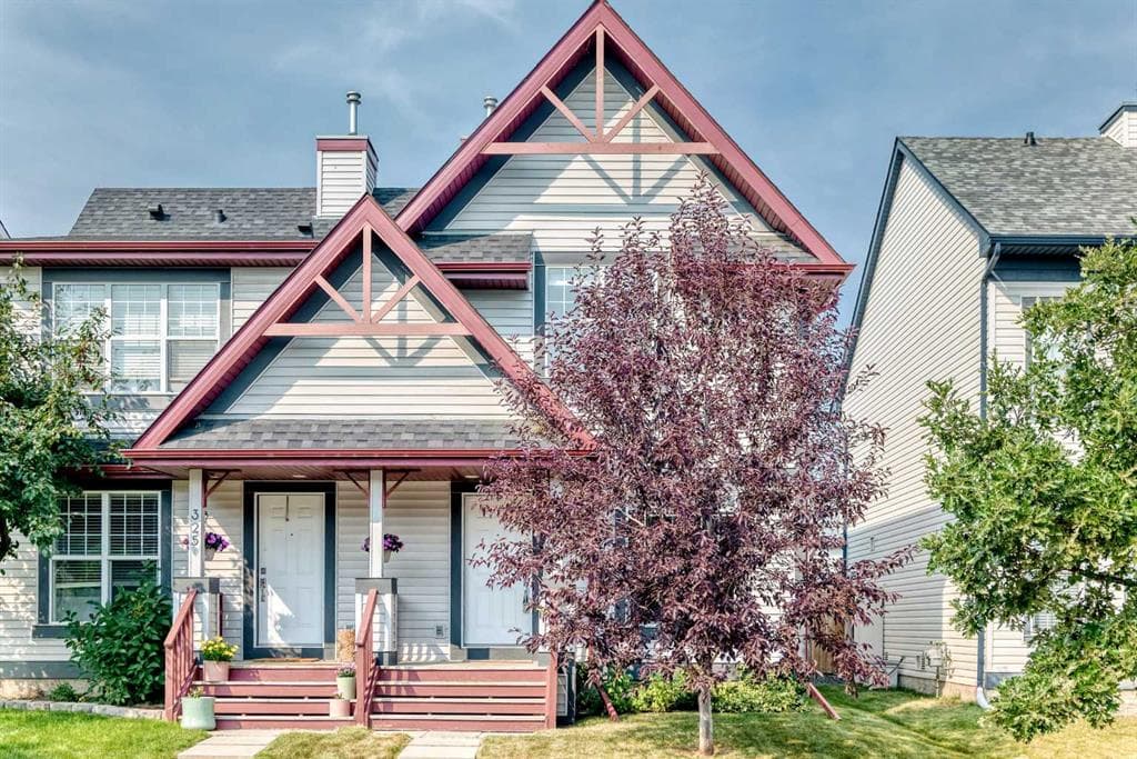 321 Elgin Point SE — photo 1
