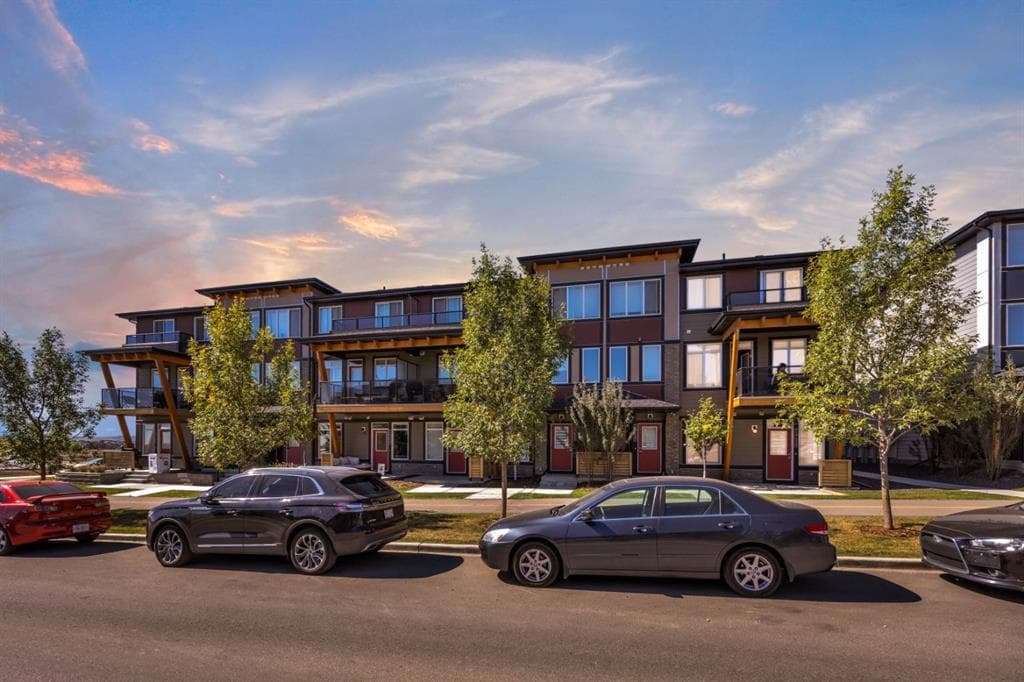 1-bed Townhouse for sale at 19625 45 Street SE, Calgary