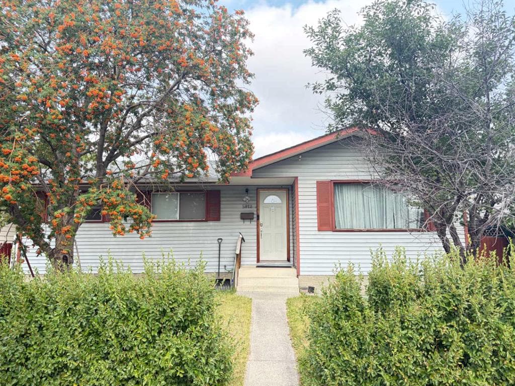 5812 28 Avenue NE — photo 1