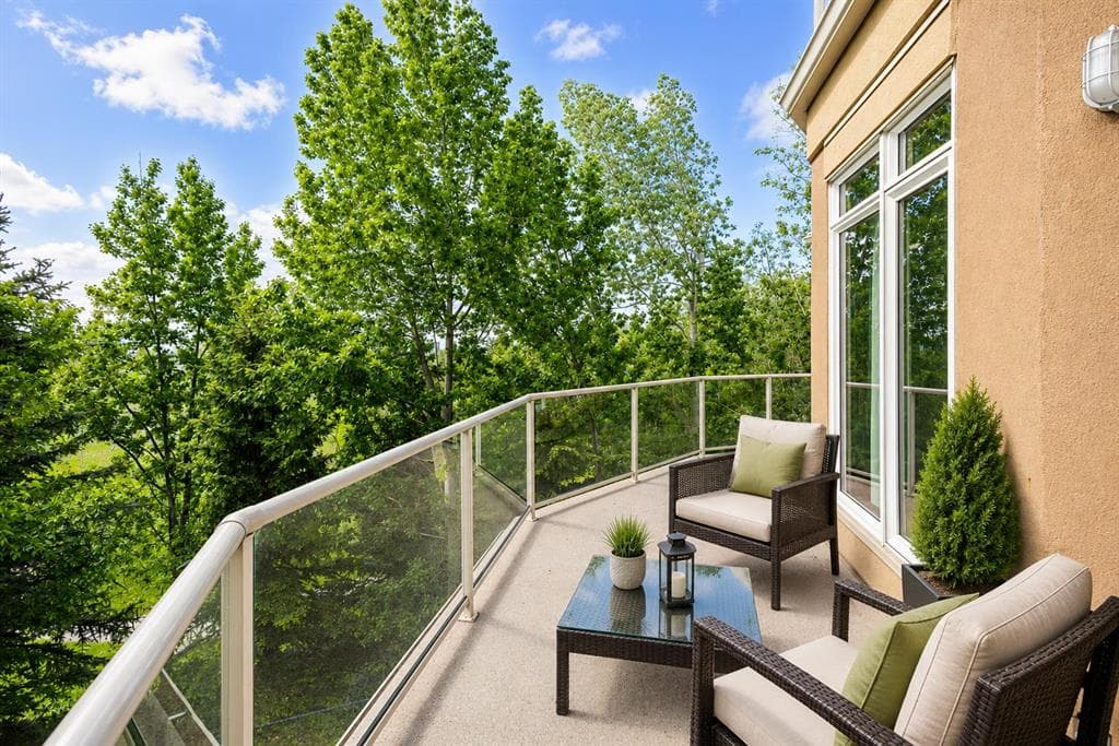 2-bed Apartment for sale at 306, 10 Hemlock Crescent SW, Calgary