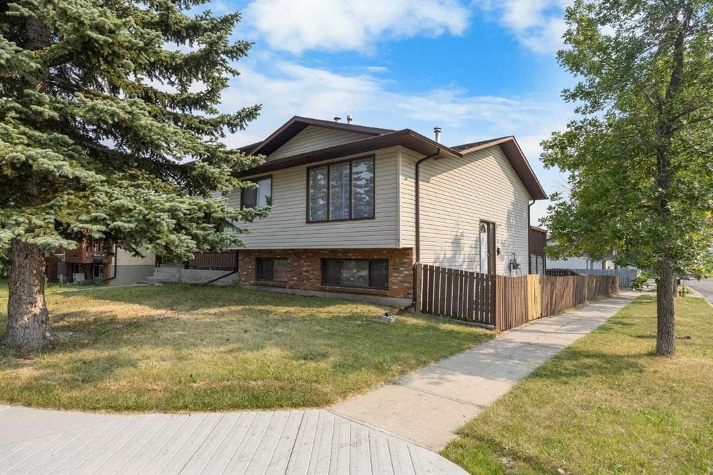 1 Edgewood Drive NW — photo 1