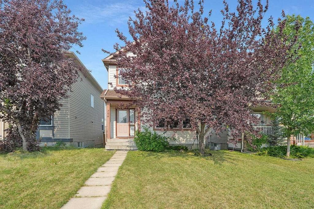 706 Everridge Drive SW — photo 1