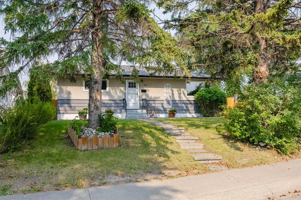 60 Fairview Crescent SE — photo 1