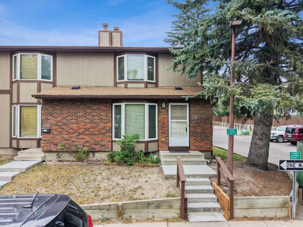 3-bed Townhouse for sale at 116, 6103 Madigan Drive NE, Calgary