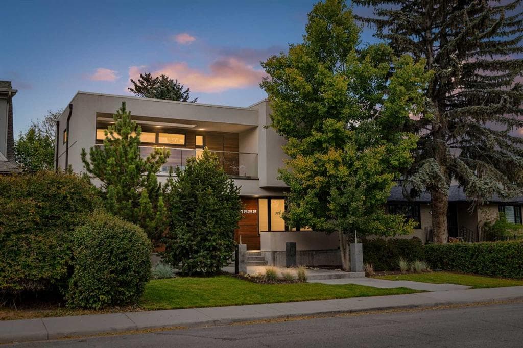 4-bed Detached for sale at 1822 12 Avenue NW, Calgary