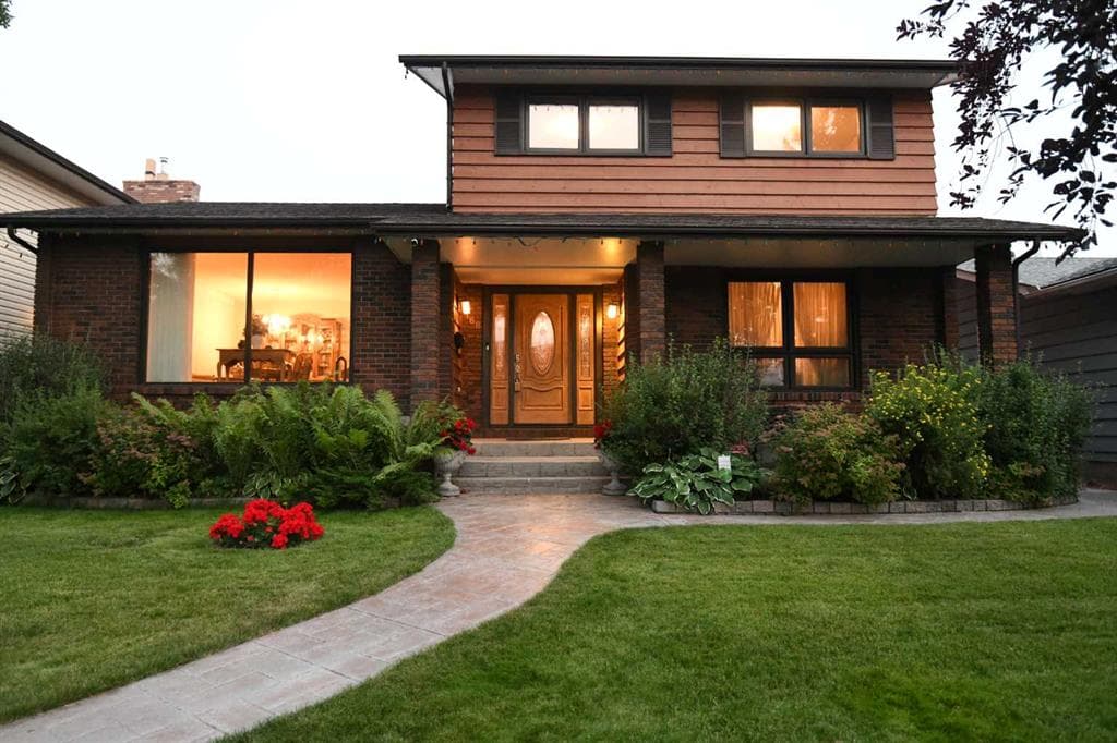 168 Templewood Drive NE — photo 1