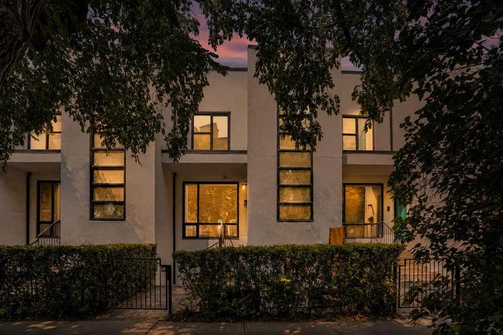 1042 13 Avenue SW — photo 1