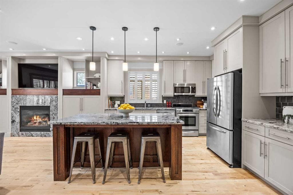 4-bed Semi-detached for sale at 211 32 Avenue NW, Calgary