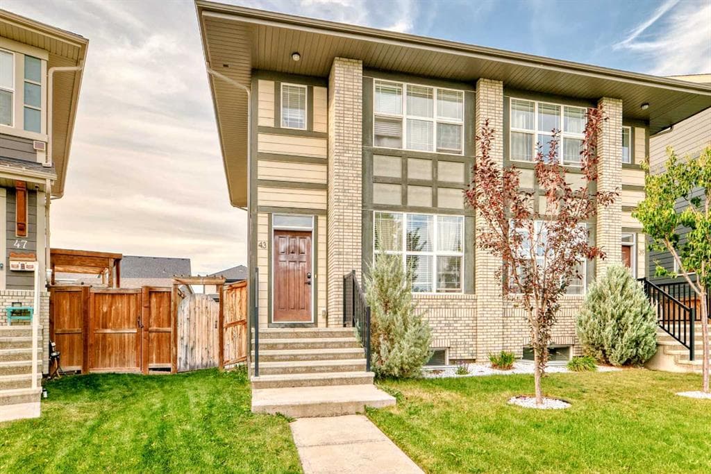 4-bed Semi-detached for sale at 43 Masters Square SE, Calgary