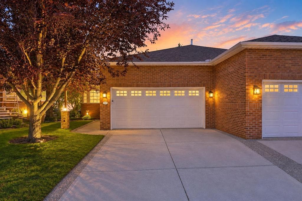 60 Prominence Point SW — photo 1