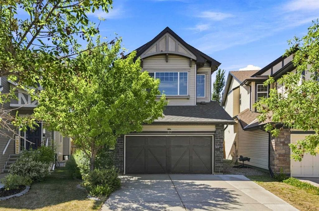 82 Brightonwoods Green SE — photo 1