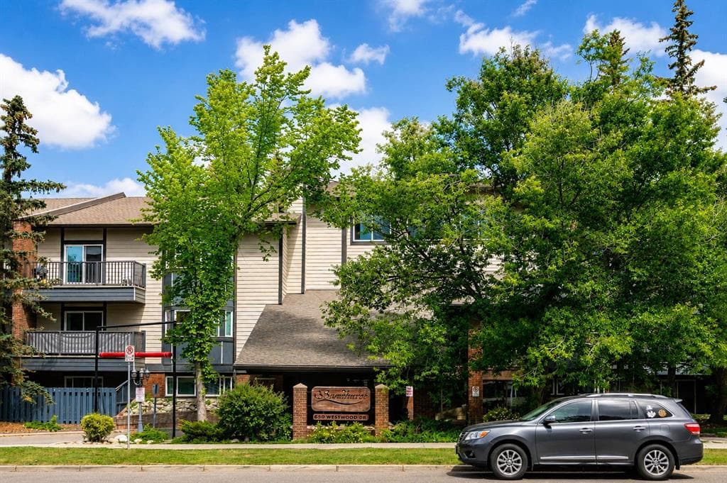 305, 550 Westwood Drive SW — photo 1