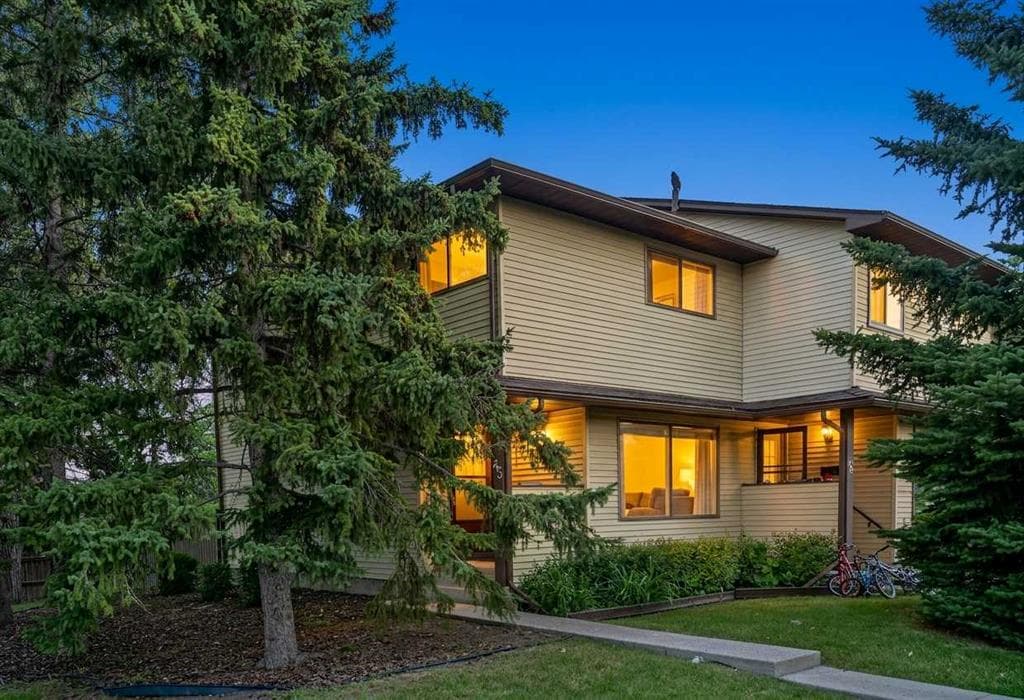 3-bed Townhouse for sale at 45, 380 Bermuda Drive NW, Calgary