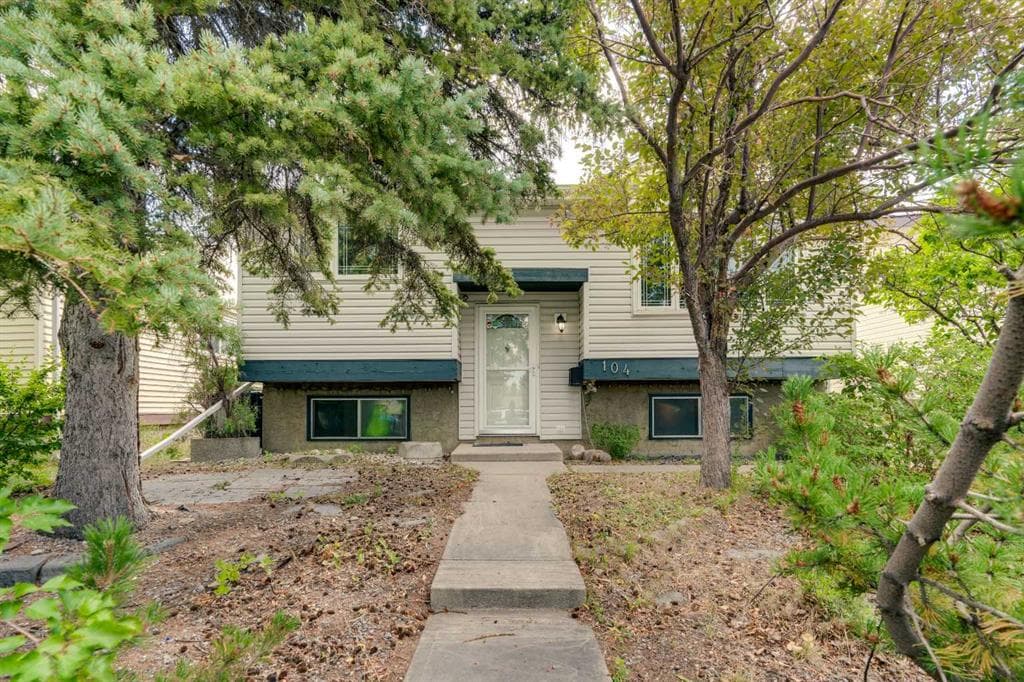 2-bed Detached for sale at 104 Falsby Way NE, Calgary