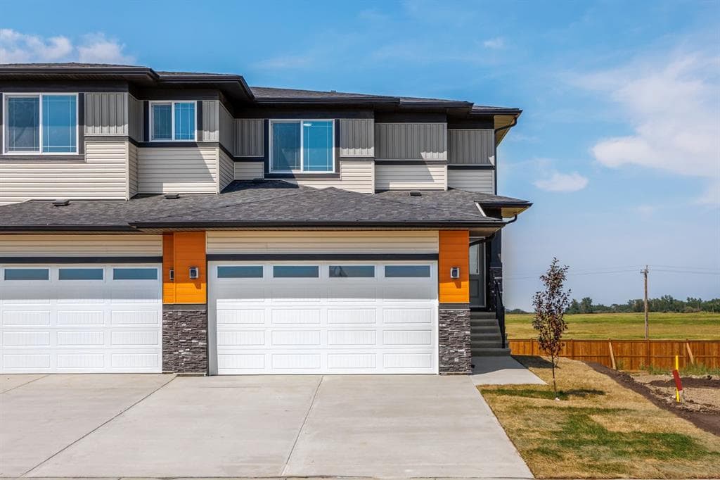3-bed Semi-detached for sale at 140 Lakewood Crescent, Strathmore